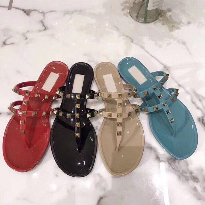 2022 Star style Brand Slippers Slide Casual Shoes Beach nail series Women Slippers Sole special design Plastic upper with Martin buckle laces original box
2022 Star style Brand Slippers Slide Casual Shoes Beach nail series Women Slippers Sole special design Plastic upper with Martin buckle laces original box