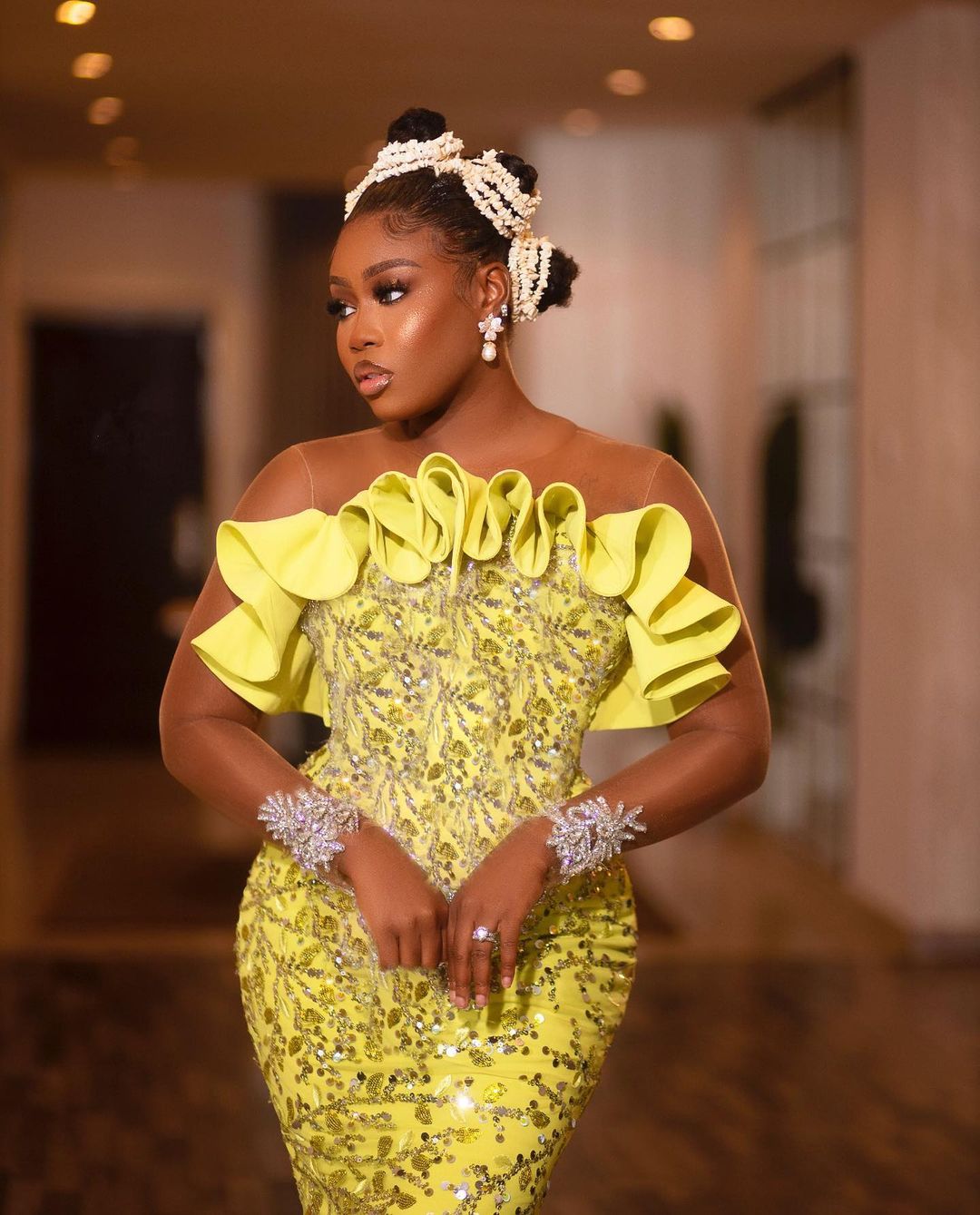 2022 Plus Size Arabic Aso Ebi Yellow Luxurious Sparkly Prom Dresses Beaded Crystals Evening Formal Party Second Reception Birthday Engagement Gowns Dr