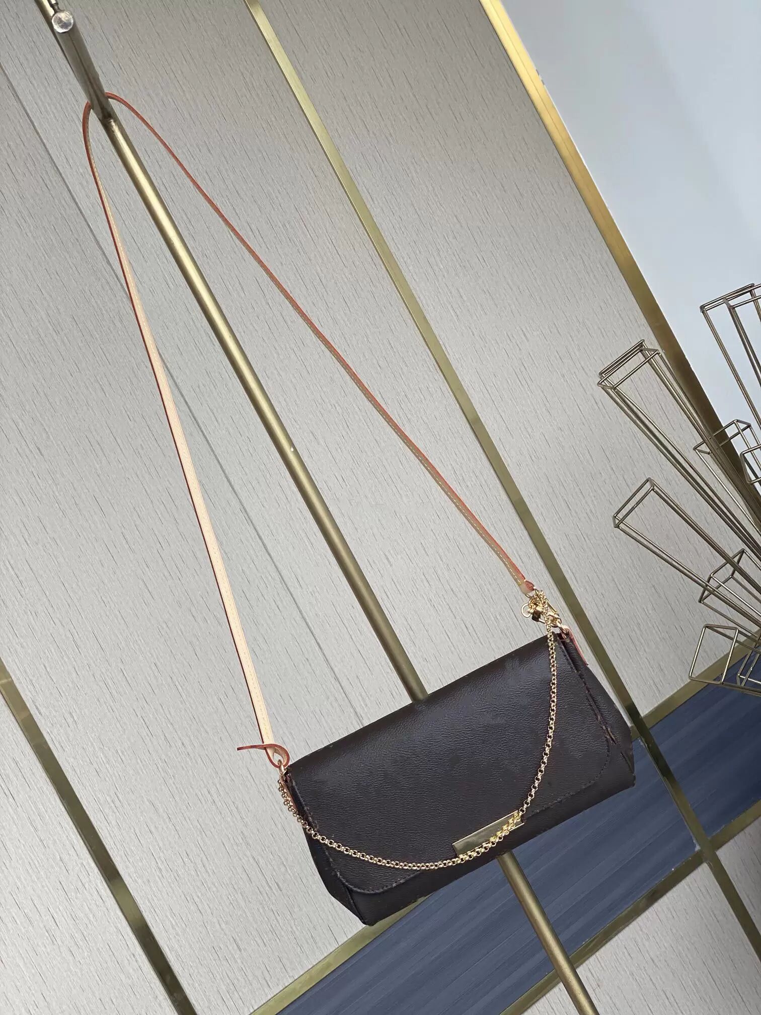2022 Wholesale canvas hobo for women shoulder bag louiseitys Chest pack lady Tote chains louiseitys handbag presbyopic purse messenger bags handbags purses, No box
2022 Wholesale canvas hobo for women shoulder bag louiseitys Chest pack lady Tote chains louiseitys handbag presbyopic purse messenger bags handbags purses, No box