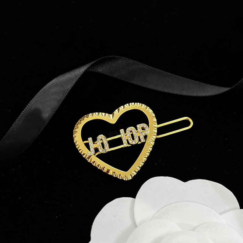 Fashion Designer Jewelry Women Hairpin Diamond Clips Gold Letter Hair Clip Pins Headdress Metal Clips For Bride Headband Crabs Clip Box
Fashion Designer Jewelry Women Hairpin Diamond Clips Gold Letter Hair Clip Pins Headdress Metal Clips For Bride Headband Crabs Clip Box