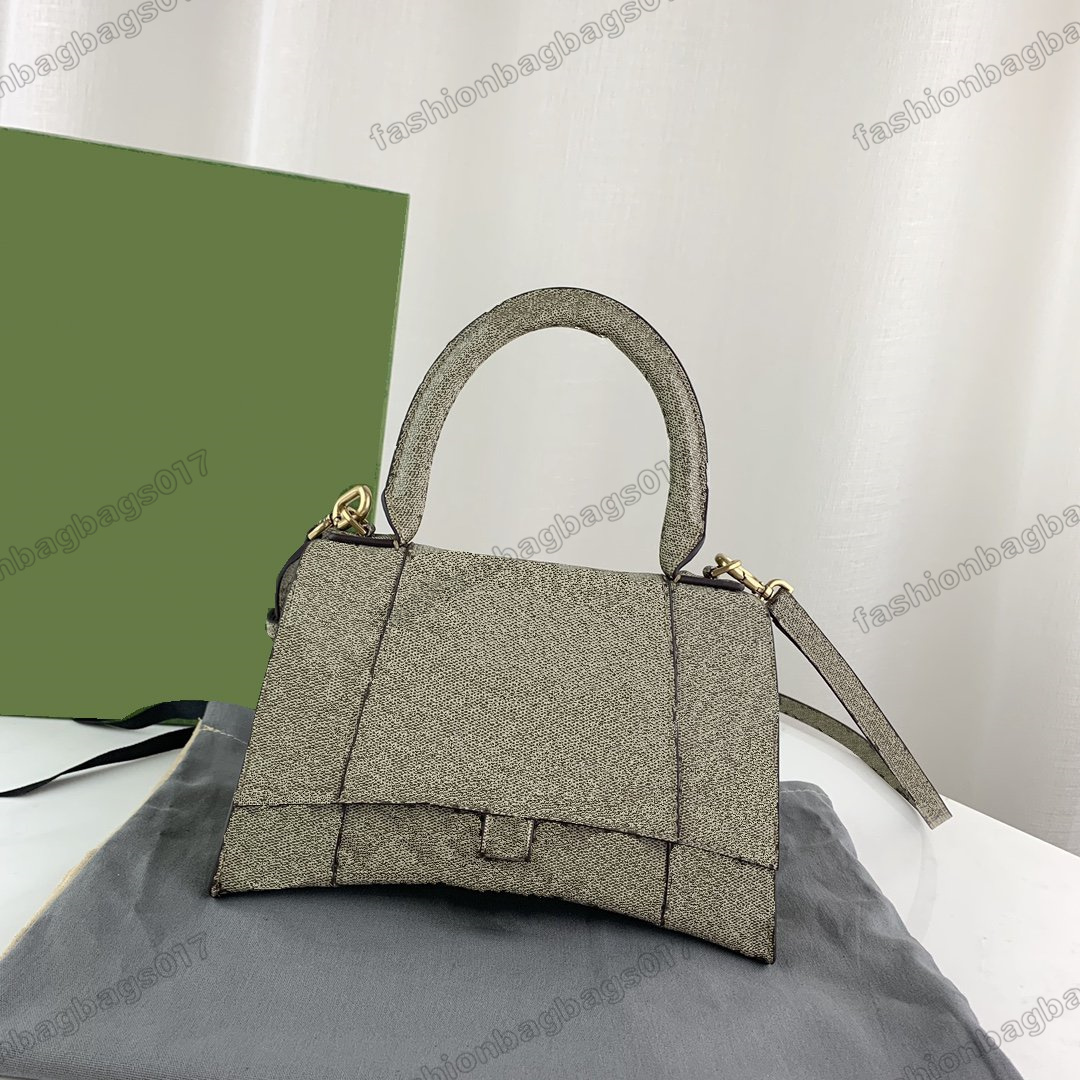 Hourglass The Hacker Project Handle Bag Medium 681696 Small 681697 Shoulder Bag Italy Limited Edition Cross Body Womens Designer Luxurys Aria Handbag
Hourglass The Hacker Project Handle Bag Medium 681696 Small 681697 Shoulder Bag Italy Limited Edition Cross Body Womens Designer Luxurys Aria Handbag