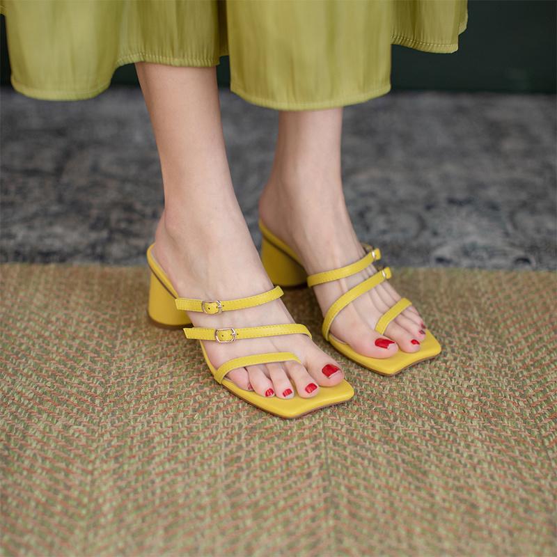 Slippers Toe Clip Sandals For Women Summer Outwear Genuine Leather Thick Heels Thin Belt Mid Square Heel Flip Flops Slides, White
Slippers Toe Clip Sandals For Women Summer Outwear Genuine Leather Thick Heels Thin Belt Mid Square Heel Flip Flops Slides, White