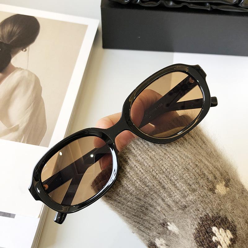 Sunglasses Vintage Oval Women 2022 Small Frame Glasses Eyewear Designer Sun Hip-Hop MenSunglassesSunglasses
Sunglasses Vintage Oval Women 2022 Small Frame Glasses Eyewear Designer Sun Hip-Hop MenSunglassesSunglasses