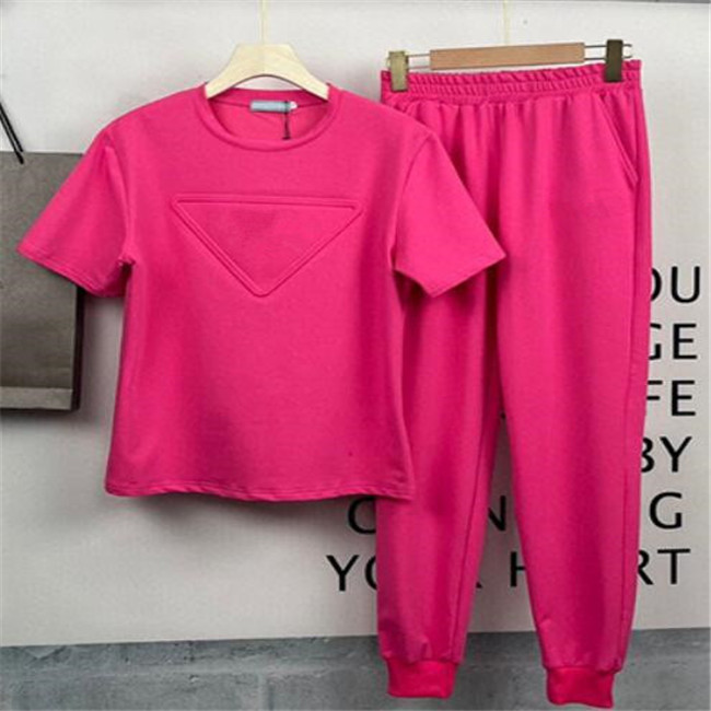Women Tracksuits Designer Cotton T-Shirts Pants Set Luxury Short Sleeve T Shirt Elastic Waist Casual Sweatpants Summer Women's Clothing, Green
Women Tracksuits Designer Cotton T-Shirts Pants Set Luxury Short Sleeve T Shirt Elastic Waist Casual Sweatpants Summer Women's Clothing, Green