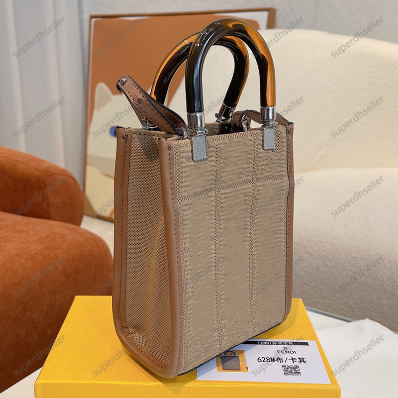 Embroidered Totes Designer Bag Mini Crossbody Handbags Shoulder Bags Women Purse Large Capacity Fashionable Catwalk Style 4 Color Flat Tote, Increase feight
Embroidered Totes Designer Bag Mini Crossbody Handbags Shoulder Bags Women Purse Large Capacity Fashionable Catwalk Style 4 Color Flat Tote, Increase feight