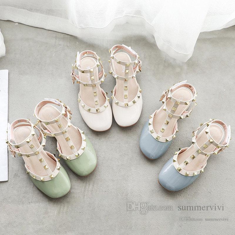 Girls rivet high heels sandals 2022 autumn kids patent Leather birthday party shoes children soft non-slip princess dance shoes Q7418, Shose box
Girls rivet high heels sandals 2022 autumn kids patent Leather birthday party shoes children soft non-slip princess dance shoes Q7418, Shose box