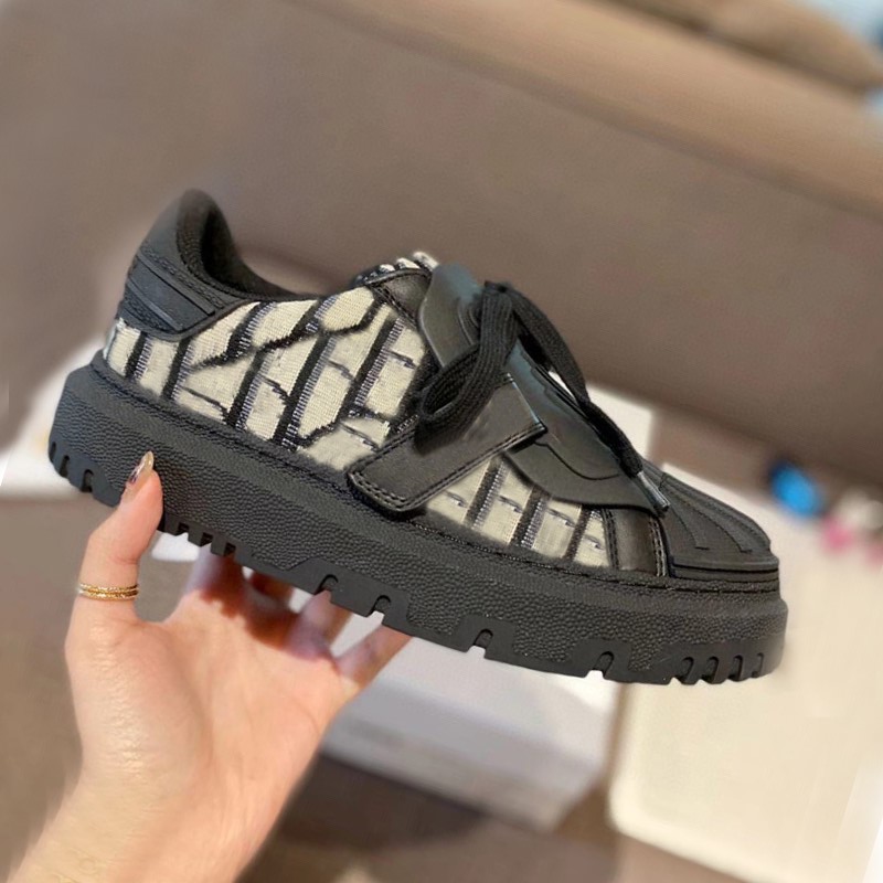 platform gym Casual shoes women Travel leather lace-up Trainers sneaker 100% cowhide Letters Thick bottom woman designer shoe Flat lady sneakers Large size 35-42-45, Extra shoebox
platform gym Casual shoes women Travel leather lace-up Trainers sneaker 100% cowhide Letters Thick bottom woman designer shoe Flat lady sneakers Large size 35-42-45, Extra shoebox