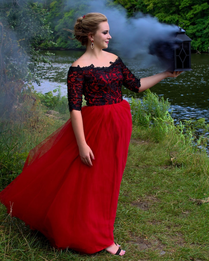 Gothic Black And Red Wedding Dress Half Sleeve A Line Country Bridal Gowns Lace Top Off Shoulder Vintage Bride Dresses Custom Made, White
Gothic Black And Red Wedding Dress Half Sleeve A Line Country Bridal Gowns Lace Top Off Shoulder Vintage Bride Dresses Custom Made, White