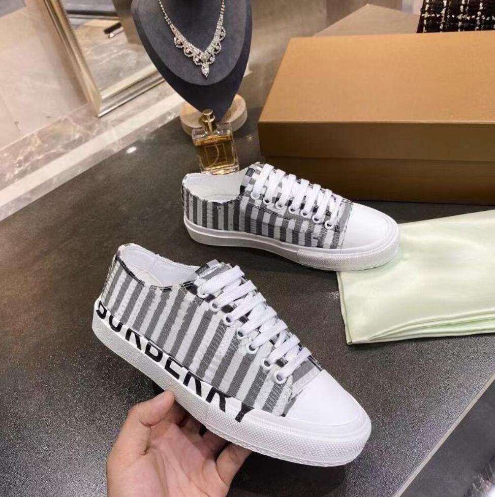 Luxury designer fashion casual shoes ladies low help B plaid letter Joker breathable sweat absorbent men's outdoor walking shoes size 35-45, White
Luxury designer fashion casual shoes ladies low help B plaid letter Joker breathable sweat absorbent men's outdoor walking shoes size 35-45, White