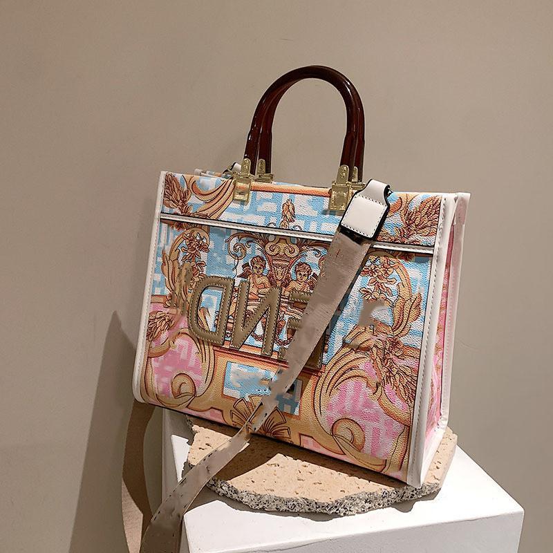 Designer Sunshine Tote Shopping Bag women fashion Top Handle crossbody shoulder strap Beach handbag letter Rom print leather Travel Branded Luxury purse, Not sold only
Designer Sunshine Tote Shopping Bag women fashion Top Handle crossbody shoulder strap Beach handbag letter Rom print leather Travel Branded Luxury purse, Not sold only