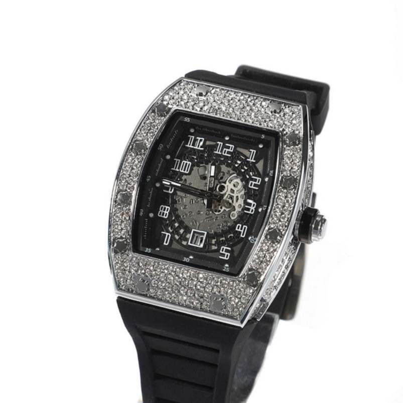 Designer Mens Watch Fashion Luxury Black Diamond Watch Quartz Sports Watches Silicone Strap Wristwatches
Designer Mens Watch Fashion Luxury Black Diamond Watch Quartz Sports Watches Silicone Strap Wristwatches