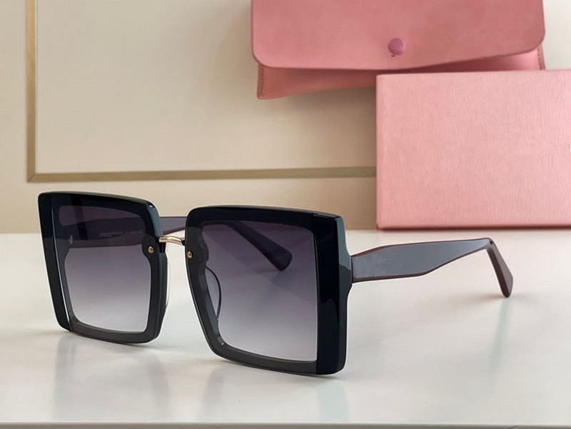 Sunglasses For Women Summer 6518 Style Sunshade Anti-Ultraviolet Retro Plate Square Frame Random Box
Sunglasses For Women Summer 6518 Style Sunshade Anti-Ultraviolet Retro Plate Square Frame Random Box