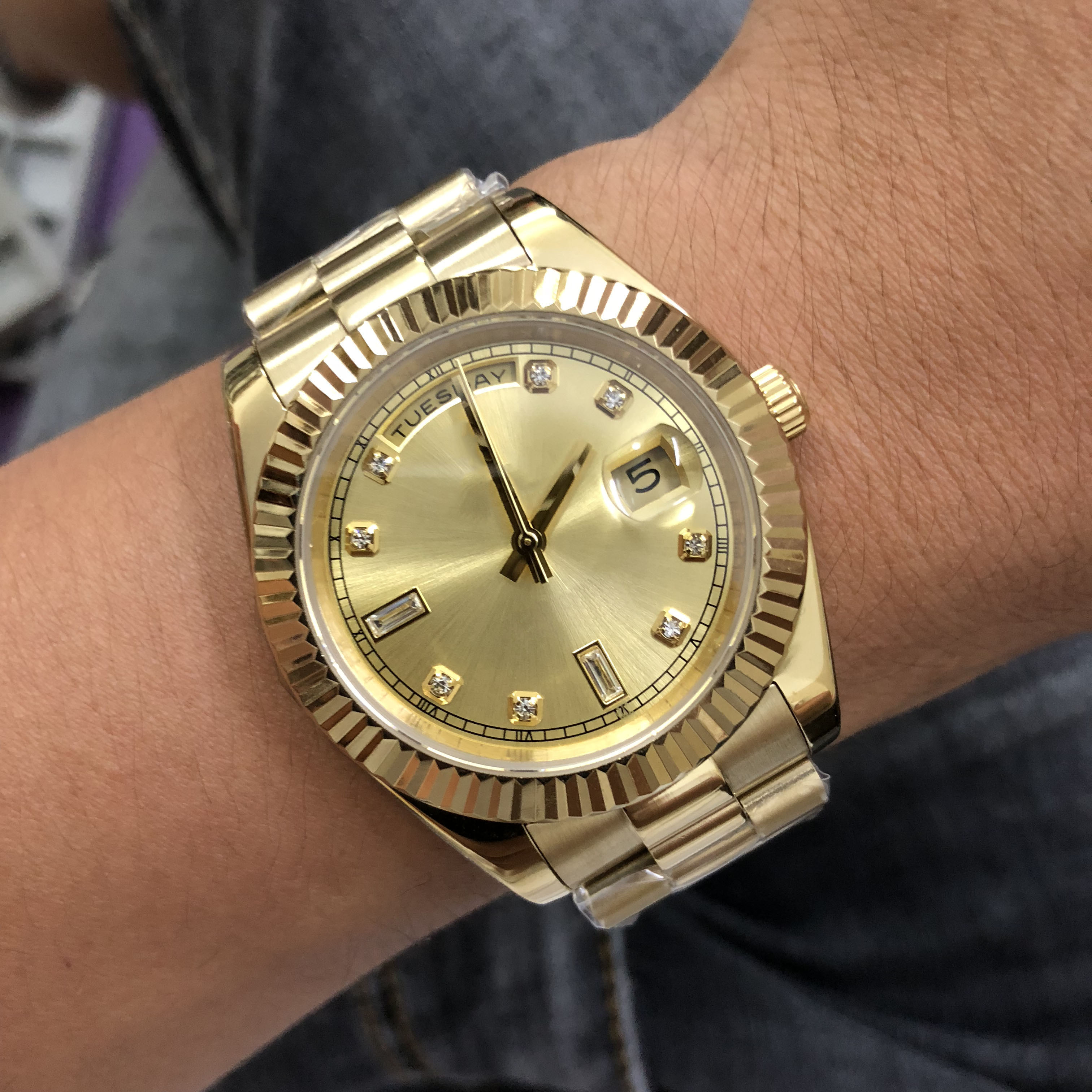 U1 Factory ST9 Gold Dial Day Date Automatic Movement 40MM Men Watch Watches 316L Stainless Steel Bracelet Mens 118238 Wristwatches, No watch only for shipping cost
U1 Factory ST9 Gold Dial Day Date Automatic Movement 40MM Men Watch Watches 316L Stainless Steel Bracelet Mens 118238 Wristwatches, No watch only for shipping cost