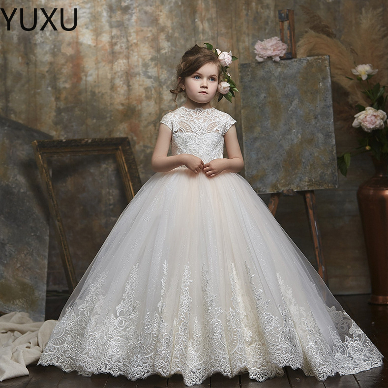2022 Cheap White Flower Dresses for Wedding Lace Applique Ruffles Kids Formal Wear Sleeveless Custom Made Long Beach Girls Pageant Gown