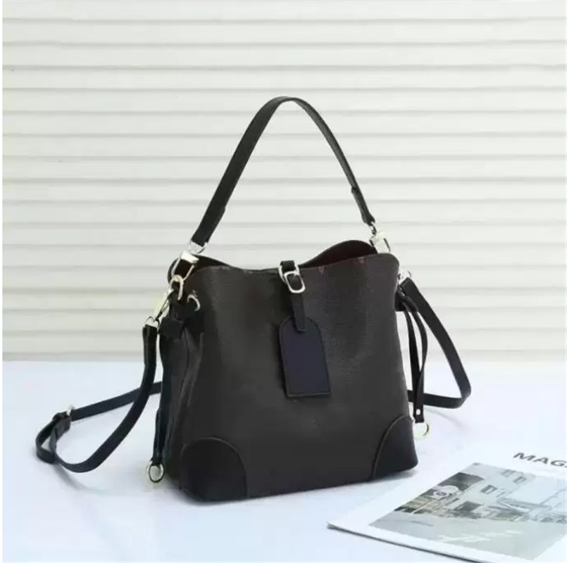 Louiseity 1 Viutonity Travel Backpack Duffel Knapsack Women Men Luxury Bag Luggage Bags MM Sport CHRISTOPHER Designers Designer Sat VejavH0543
Louiseity 1 Viutonity Travel Backpack Duffel Knapsack Women Men Luxury Bag Luggage Bags MM Sport CHRISTOPHER Designers Designer Sat VejavH0543