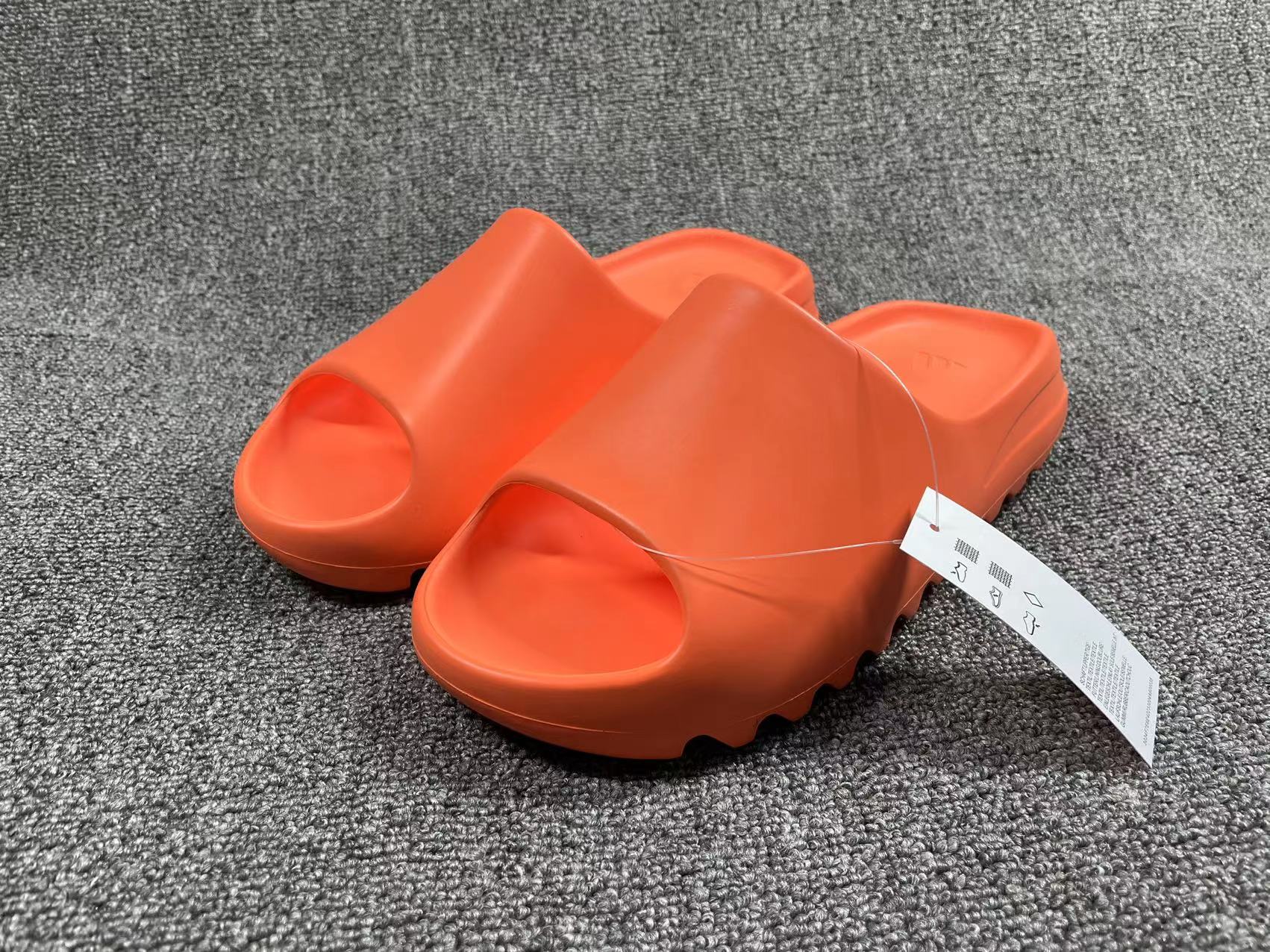 New fashion men beach slippers sand scuffs black orange yellow solid color low flat sandals comfortable breathable for women shoes size 36-44, Green
New fashion men beach slippers sand scuffs black orange yellow solid color low flat sandals comfortable breathable for women shoes size 36-44, Green