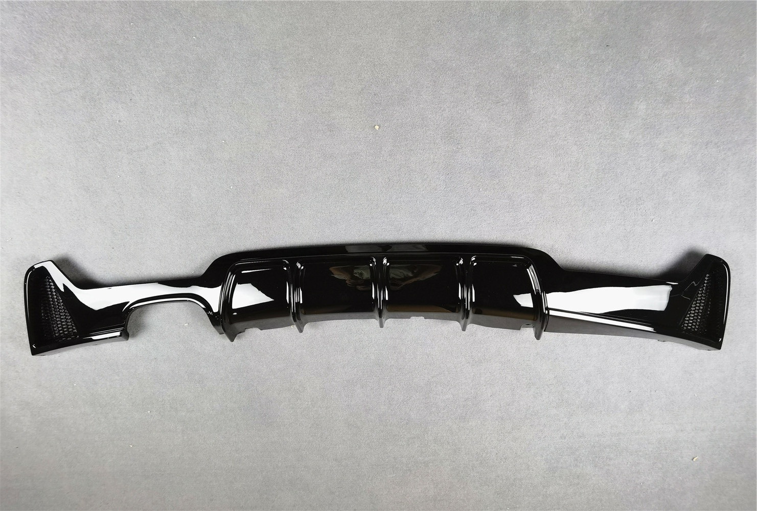 1 PC Back Lip Body Kits For BMW 4 Series F32 F33 F36 2013-In MP Style Bright Black Rear Bumper Lip Spoiler Carbon Pattern Car Diffuser