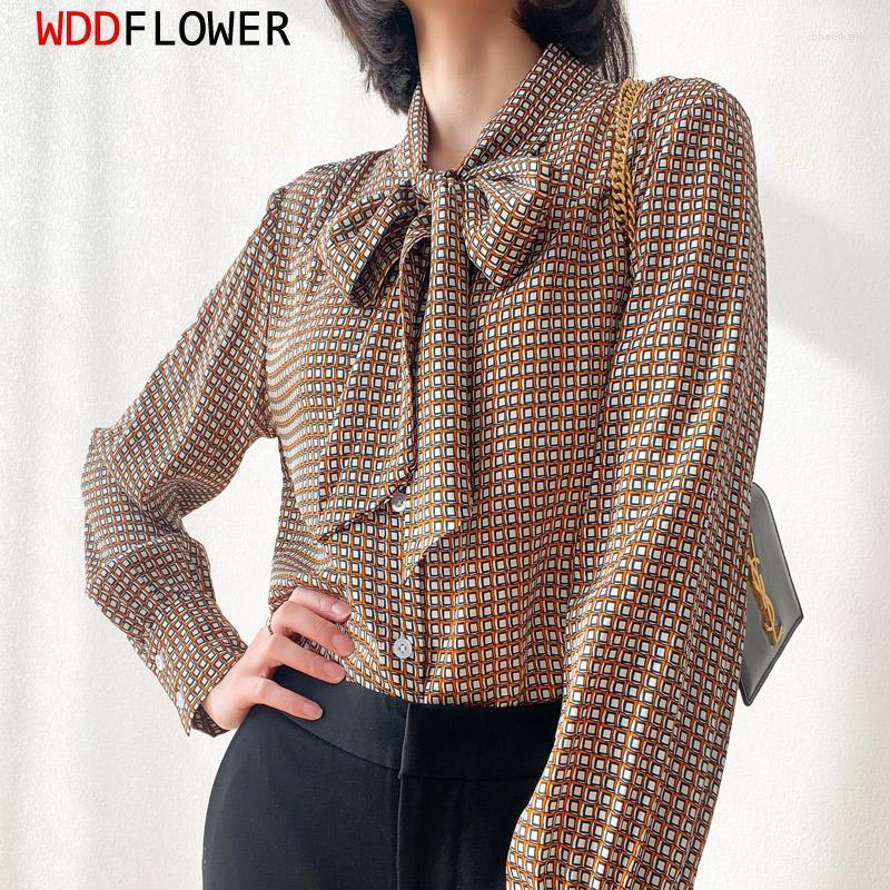 Women's Blouses & Shirts Women 20 Momme 93% Mulberry Silk 7% Spandex Beige Color Checked Printed Long Sleeve Bow-tie Neck Buttons Shirt Top, As pic
Women's Blouses & Shirts Women 20 Momme 93% Mulberry Silk 7% Spandex Beige Color Checked Printed Long Sleeve Bow-tie Neck Buttons Shirt Top, As pic