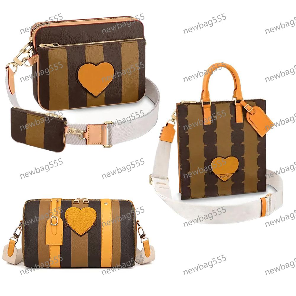 CITY luxury bag women Designer keepall crossbody bags trio messenger bag Leather handbag Embroidery heart men Shoulder purse pillow M45969 M45963 Detachable Strap, Paper bag;don't choose
CITY luxury bag women Designer keepall crossbody bags trio messenger bag Leather handbag Embroidery heart men Shoulder purse pillow M45969 M45963 Detachable Strap, Paper bag;don't choose