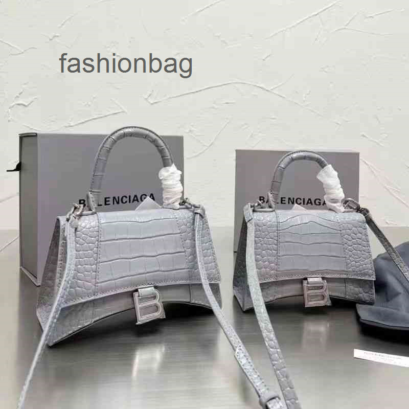 Handbags Female b Designer Leather Bags Luxury Home Bag Balencaigass Crocodile Hourglass Single Shoulder Messenger Handbag Fashionable Versatile Q4RE, Blue
Handbags Female b Designer Leather Bags Luxury Home Bag Balencaigass Crocodile Hourglass Single Shoulder Messenger Handbag Fashionable Versatile Q4RE, Blue