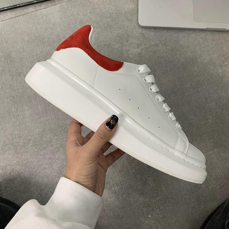 new top quality Designer Shoes mens womens platform sneakers Luxury casual shoe Black Suede Multicolor Reflective Triple White Royal Blue Grey Classic Mens trainer
new top quality Designer Shoes mens womens platform sneakers Luxury casual shoe Black Suede Multicolor Reflective Triple White Royal Blue Grey Classic Mens trainer