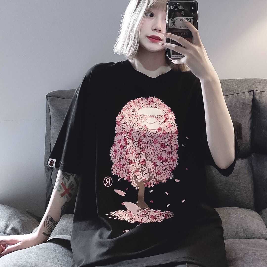 Chaopai ape head comfort ape cherry tree couple male and female Japanese loose student short sleeve, White
Chaopai ape head comfort ape cherry tree couple male and female Japanese loose student short sleeve, White