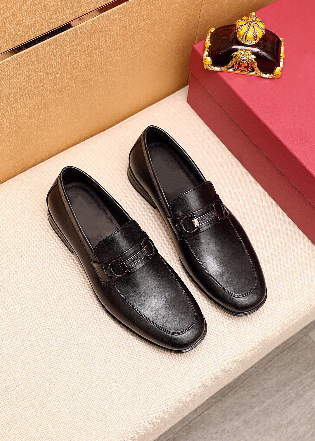 2022 Men's business office loafers casual driving shoes brand designer flats party genuine leather dress shoes size 38-45, Black
2022 Men's business office loafers casual driving shoes brand designer flats party genuine leather dress shoes size 38-45, Black