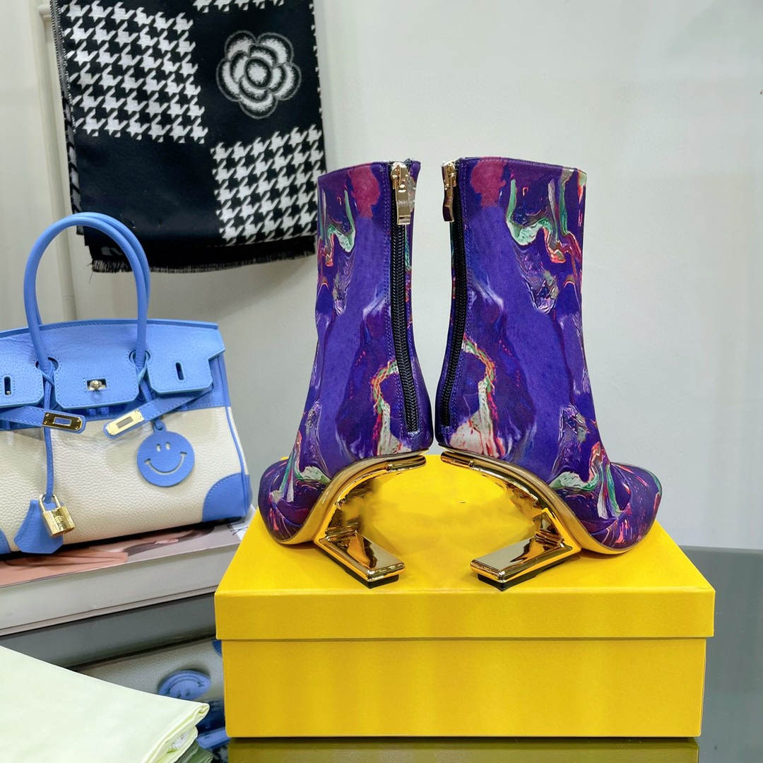 2022 autumn and winter new color matching short boots women's metal hollow high-heeled tube rear zipper fashion boots, Purpleas pic 2
2022 autumn and winter new color matching short boots women's metal hollow high-heeled tube rear zipper fashion boots, Purpleas pic 2