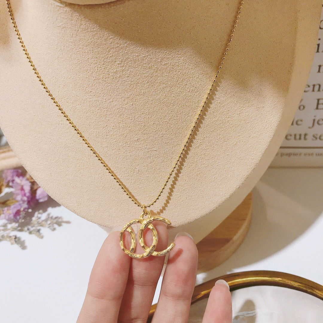 Luxury Design Necklace Choker Chain 18K Gold Plated Stainless Steel Necklaces Pendant Statement Fashion Womens Wedding Jewelry Accessories X074
Luxury Design Necklace Choker Chain 18K Gold Plated Stainless Steel Necklaces Pendant Statement Fashion Womens Wedding Jewelry Accessories X074