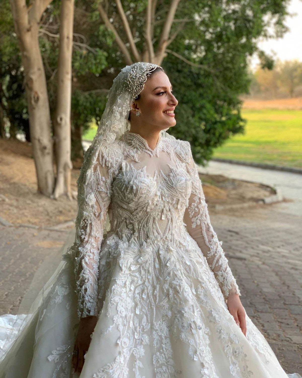 Muslim Ball Gown Wedding Dress High Neck 3D Floral Appliques Beads Long Sleeve Bridal Gowns Puffy Custom Made robe de soiree