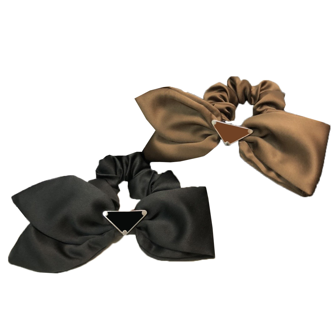Luxury Metal Triangle Hair Rings Ponytail Hair Rubber Bands Silk Hairs Ties Satin Elastic Hairband High Quality With Gift Box
Luxury Metal Triangle Hair Rings Ponytail Hair Rubber Bands Silk Hairs Ties Satin Elastic Hairband High Quality With Gift Box
