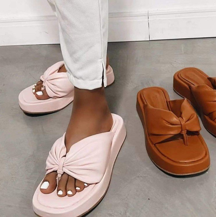 Summer Flip Flops Women Sandals est Wedges Women Flip Flops Fashion High Heels Thick Crust Muffin Sandal Lady Beach Slippers CX220402, Black 
Summer Flip Flops Women Sandals est Wedges Women Flip Flops Fashion High Heels Thick Crust Muffin Sandal Lady Beach Slippers CX220402, Black