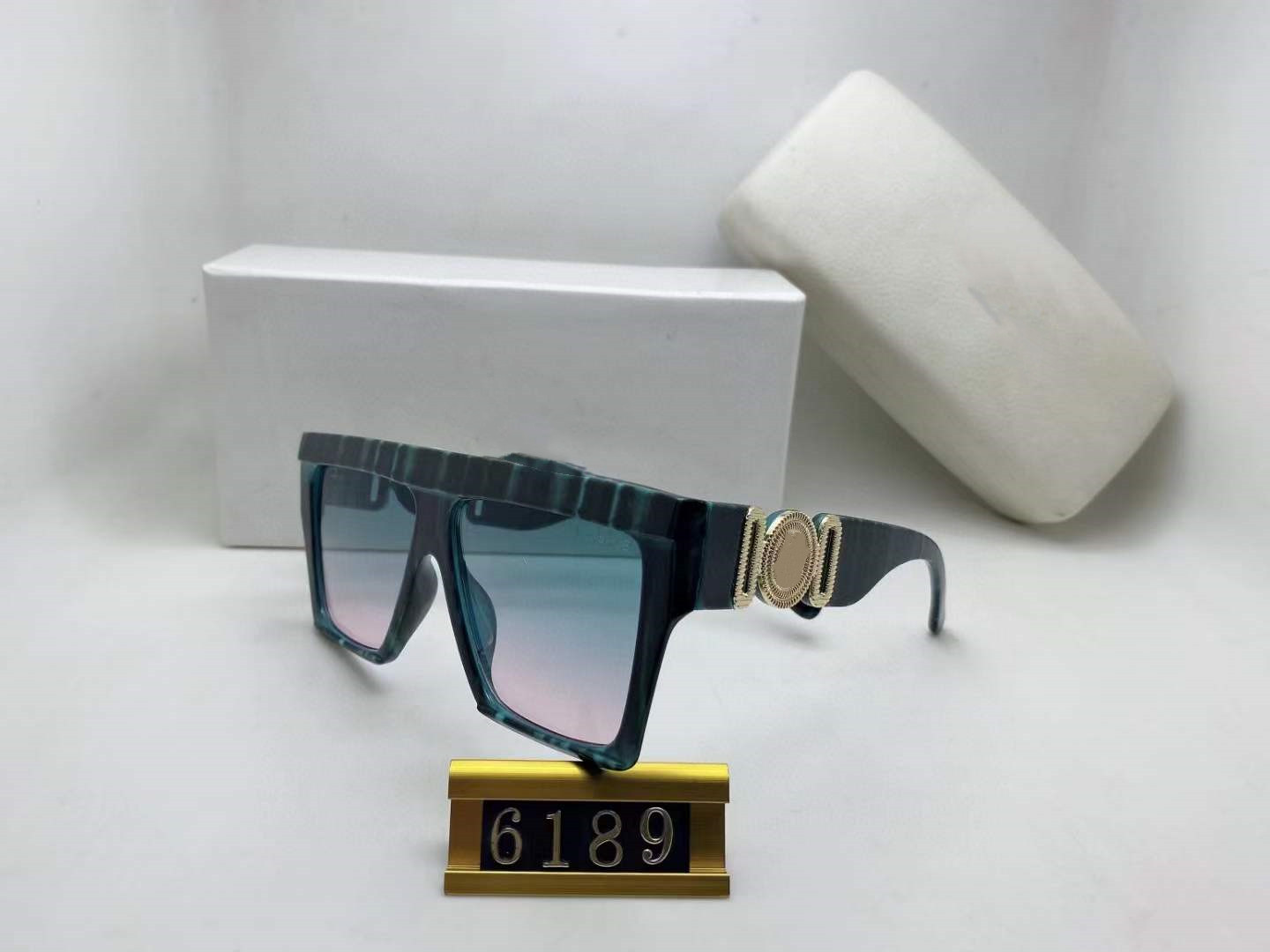 Sunglasses For Men and Women Summer6189 style Unisex Sun glasses Anti-Ultraviolet Retro Shield lens Plate Full frame fashion Eyeglasses free Come With Package 53mm
Sunglasses For Men and Women Summer6189 style Unisex Sun glasses Anti-Ultraviolet Retro Shield lens Plate Full frame fashion Eyeglasses free Come With Package 53mm