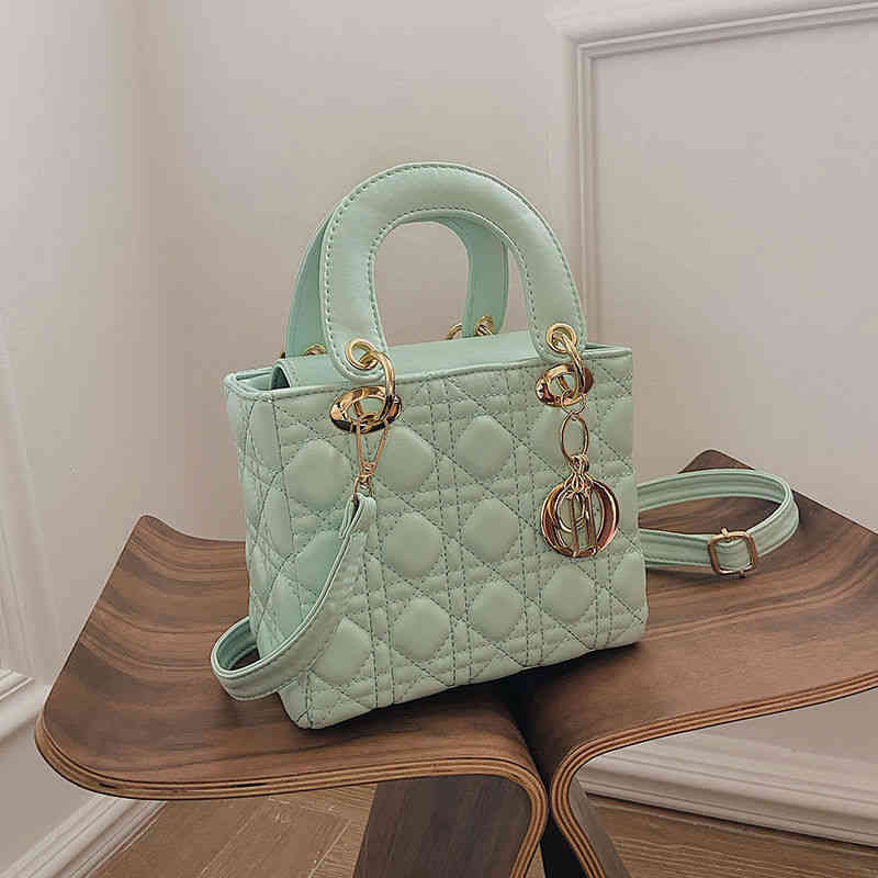 Brand Fashion Handbags Classic DChris/tians Popular Xiaoxiangfeng Matte Letter Diana Bags 2022 Foreign Style Portable Female StudentPHZ 2Q6B, Pink
Brand Fashion Handbags Classic DChris/tians Popular Xiaoxiangfeng Matte Letter Diana Bags 2022 Foreign Style Portable Female StudentPHZ 2Q6B, Pink