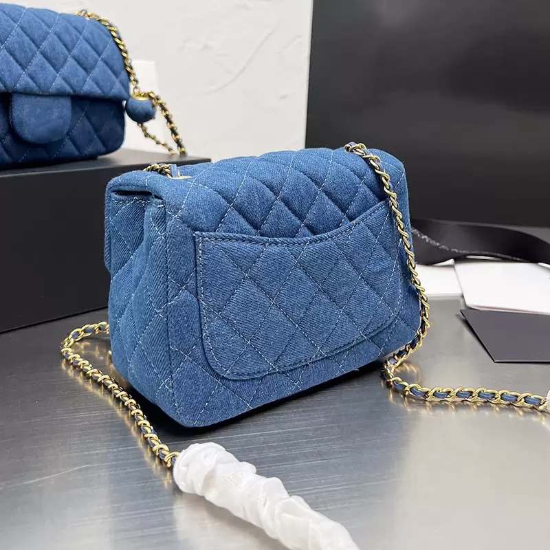 Denim Crush Blue Ball Mini Flap Square Blue Bags 17cm/20cm Quilted GHW Crossbody Adjustable Shoulder Strap Vanity Cosmetic Case Ladies Luxury Designer Handbags AK, Extra freight
Denim Crush Blue Ball Mini Flap Square Blue Bags 17cm/20cm Quilted GHW Crossbody Adjustable Shoulder Strap Vanity Cosmetic Case Ladies Luxury Designer Handbags AK, Extra freight