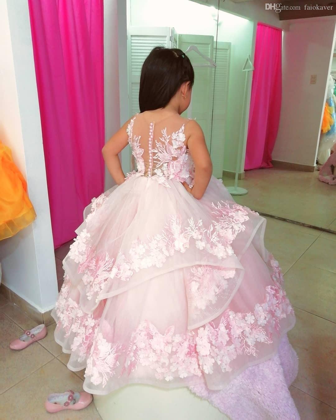 2022 Pink Cute Girls Pageant Dresses Jewel Neck Sleeveless Lace Appliques 3D Floral Ball Gown Ruffles Tiered Tulle Long Flower Girl First Communion Go