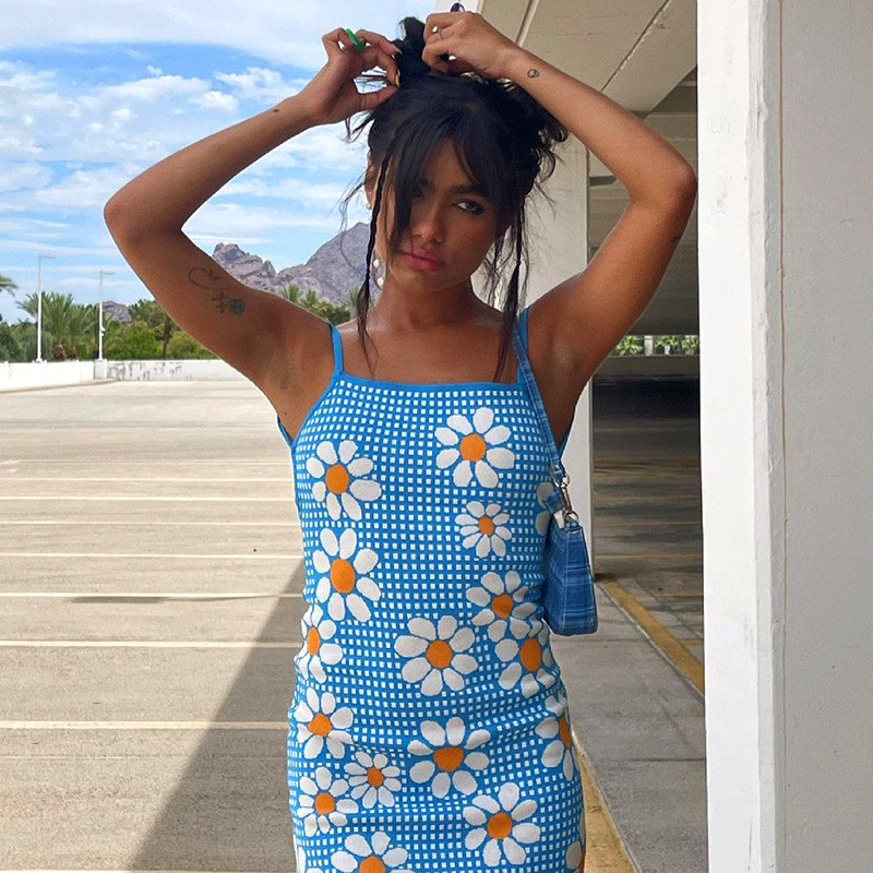 Hawthaw Women Summer Sleeveless Floral Printed Bodycon Backless Package Hip Mini Dress Sundress 2021 Female Clothing Streetwear, Blue
Hawthaw Women Summer Sleeveless Floral Printed Bodycon Backless Package Hip Mini Dress Sundress 2021 Female Clothing Streetwear, Blue