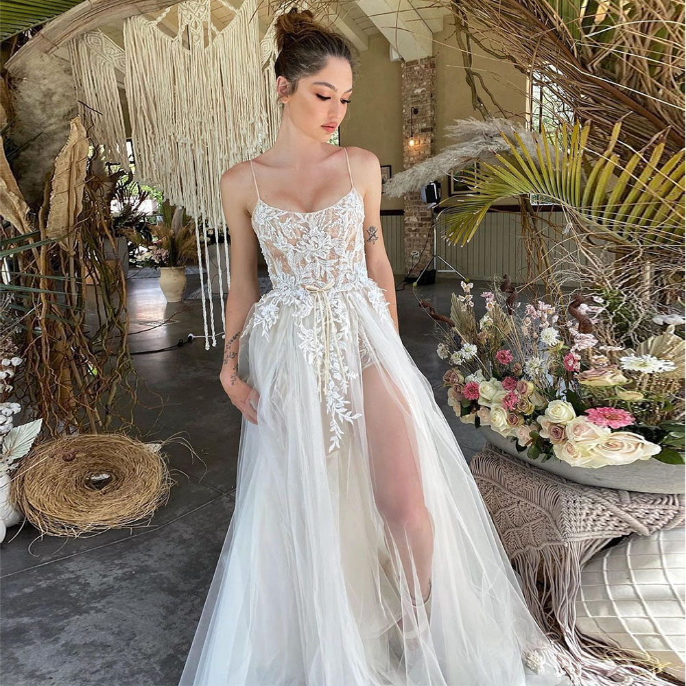 Stylish Prom Dresses V Neck Spaghetti Straps Lace Applqiues Sleeveless A Line High Waist High Side Split Evening Formal Dresses Graduation Girls Gowns