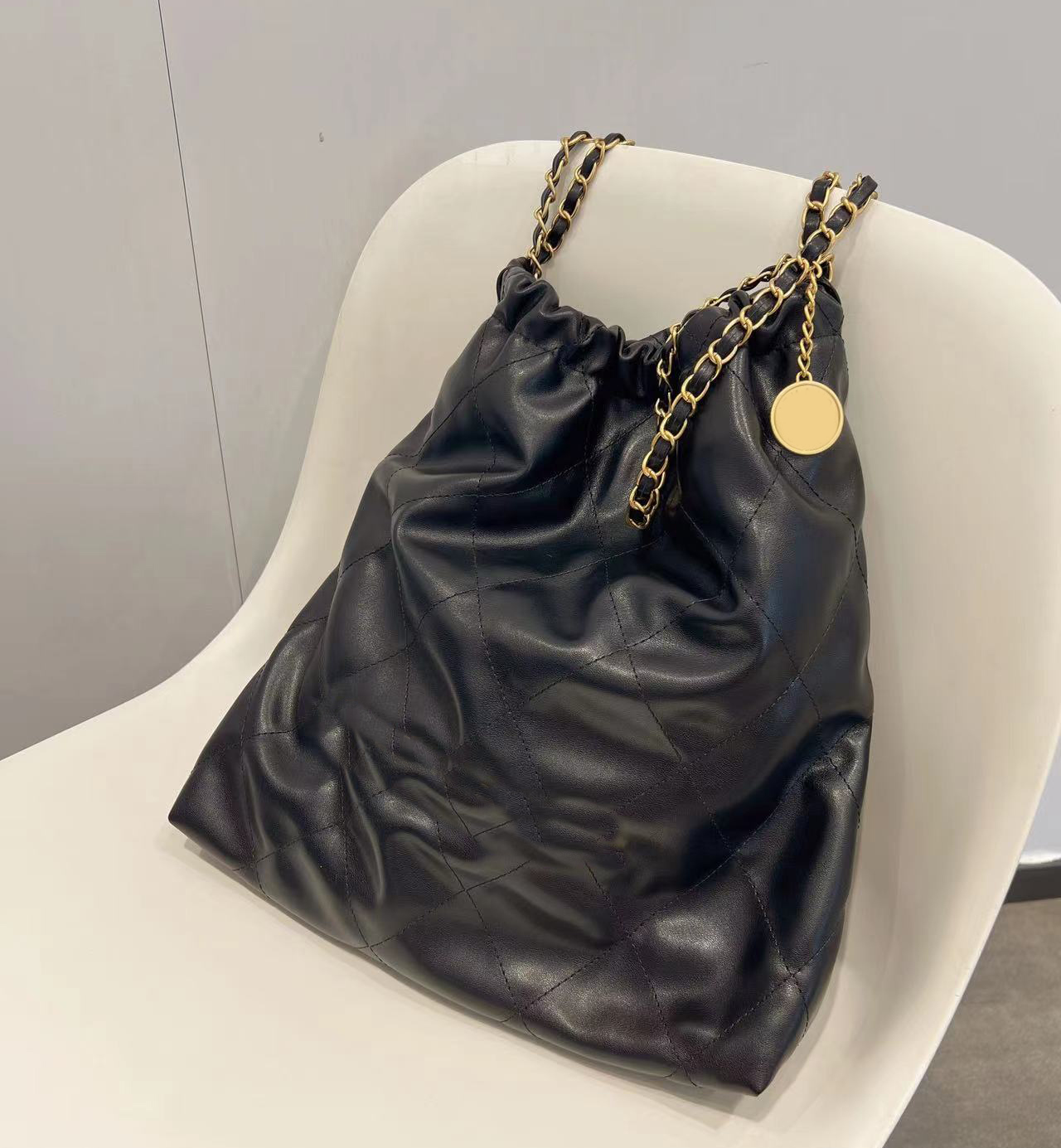 Leather Chain Shoulder Bags Large Shopping Bag Women Bag Purses Designer Totes Lady Fashion Handbags, White
Leather Chain Shoulder Bags Large Shopping Bag Women Bag Purses Designer Totes Lady Fashion Handbags, White