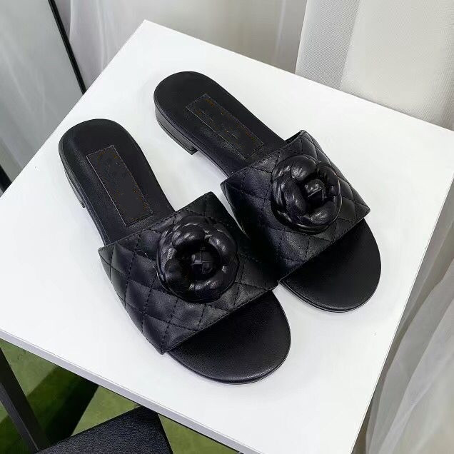 Women Slipper Sandals Black /White Camellia Flower Rubber Indoor Slipper Designer Luxury Fashion Summer Beach Out, As pic
Women Slipper Sandals Black /White Camellia Flower Rubber Indoor Slipper Designer Luxury Fashion Summer Beach Out, As pic