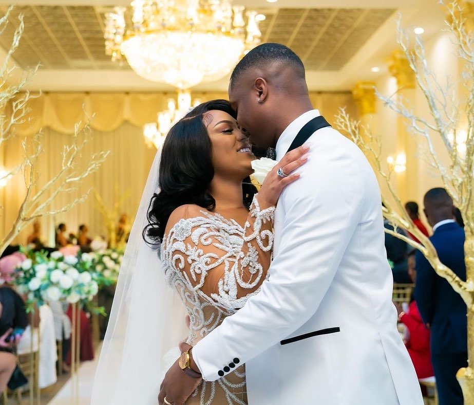 Luxury Mermaid Wedding Dresses Champagne Sheer Neck Long Sleeve Floral Appliques African Arabic Wed Bridal Gowns Plus Size