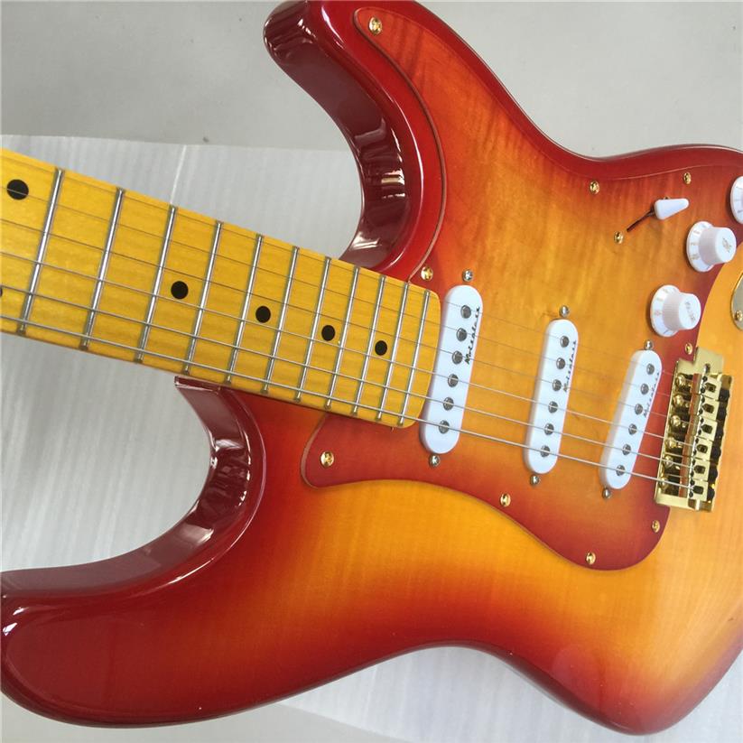 Striped ST electric guitar suitcase good quality delivery welcome to customize guitars guitarra304o
Striped ST electric guitar suitcase good quality delivery welcome to customize guitars guitarra304o