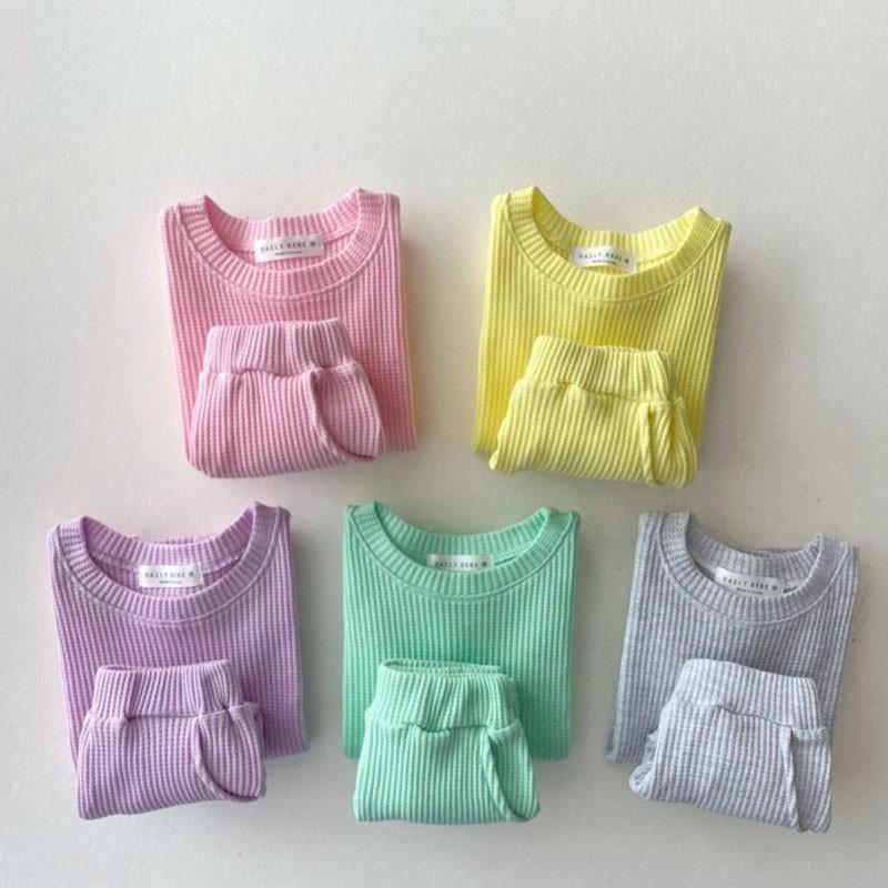 Clothing Sets Infant Summer Arrival Homerwear Set Baby Girl Fashion Personality Fake Two T-shirts Cotton Loose Kid Boy Shorts SuitClothing, Green
Clothing Sets Infant Summer Arrival Homerwear Set Baby Girl Fashion Personality Fake Two T-shirts Cotton Loose Kid Boy Shorts SuitClothing, Green
