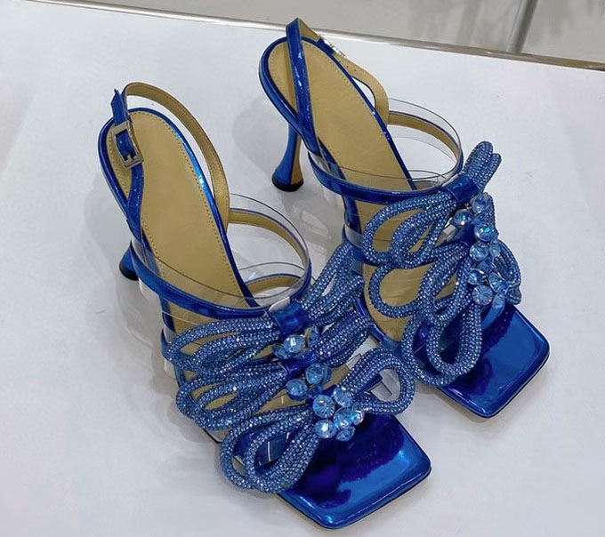 Spring and summer women's high-heeled 8.5cm slippers fashion butterfly diamond water glass and beach party multiple choices sizes 35-42, Box
Spring and summer women's high-heeled 8.5cm slippers fashion butterfly diamond water glass and beach party multiple choices sizes 35-42, Box