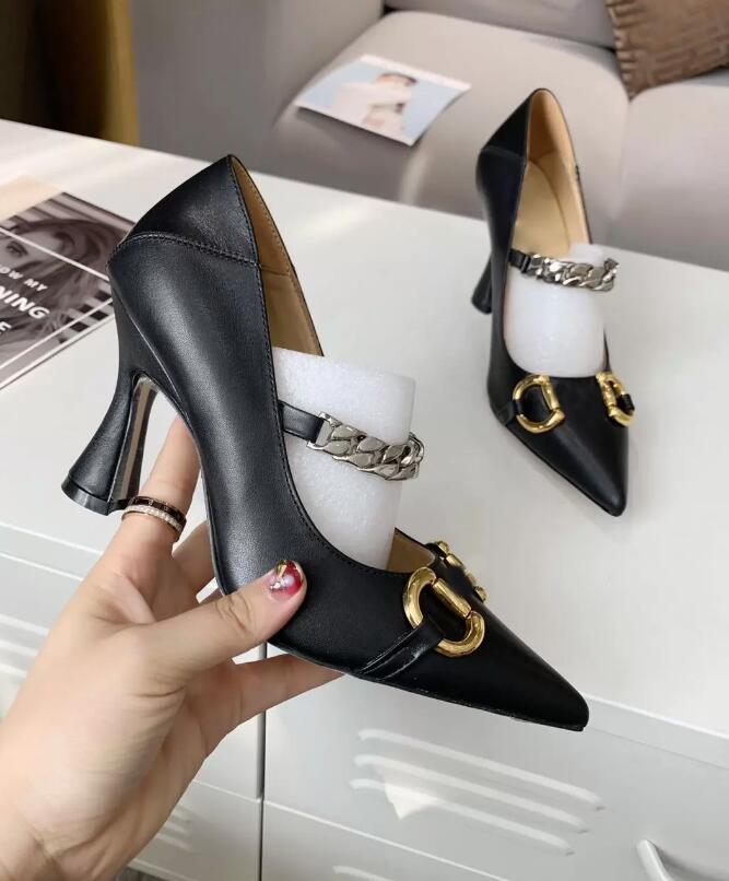 Designer women's Sandal pumps shoes high heels horsebit sliver straps pointed toe ladies sandals fashion chain bridal wedding shoes 35-42
Designer women's Sandal pumps shoes high heels horsebit sliver straps pointed toe ladies sandals fashion chain bridal wedding shoes 35-42