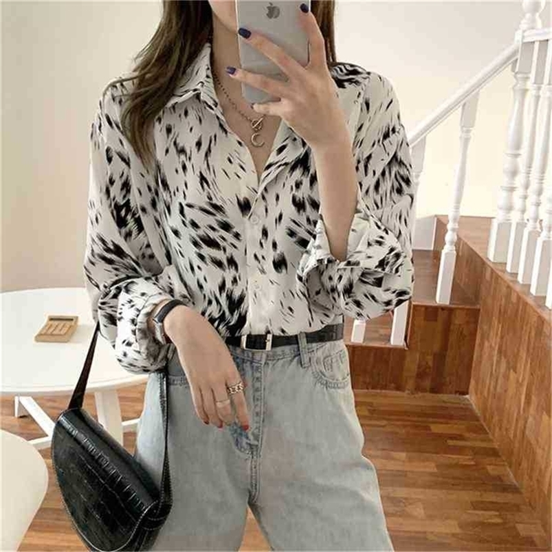 Retro Fashion Women Abstract Printed Chic All Match Casual Tops Korean Leisure Vintage Loose High Quality Blouses 210525, Photo color
Retro Fashion Women Abstract Printed Chic All Match Casual Tops Korean Leisure Vintage Loose High Quality Blouses 210525, Photo color