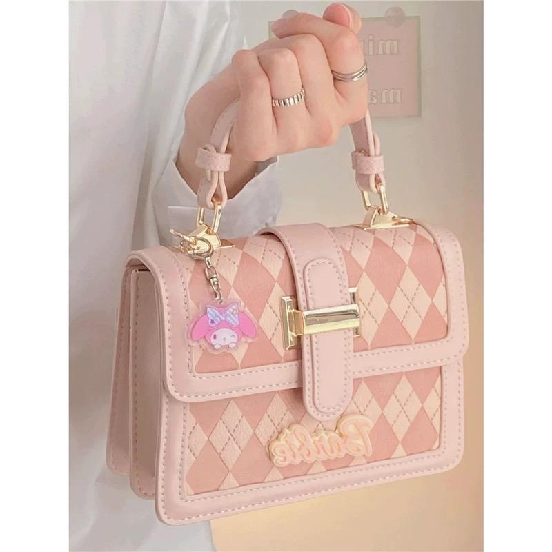 Evening Bags Pink Bag Women's Fashion Niche High-Grade Texture Handbag Lingge Small Square Single Shoulder Messenger BagEvening
Evening Bags Pink Bag Women's Fashion Niche High-Grade Texture Handbag Lingge Small Square Single Shoulder Messenger BagEvening