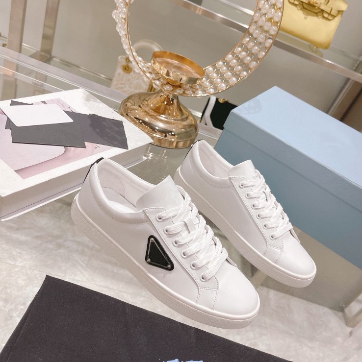Women man Dress Shoes top quality new design ventilation female versatile outdoor real leather casual non slip shoe fashion ladies shoes P60627
Women man Dress Shoes top quality new design ventilation female versatile outdoor real leather casual non slip shoe fashion ladies shoes P60627