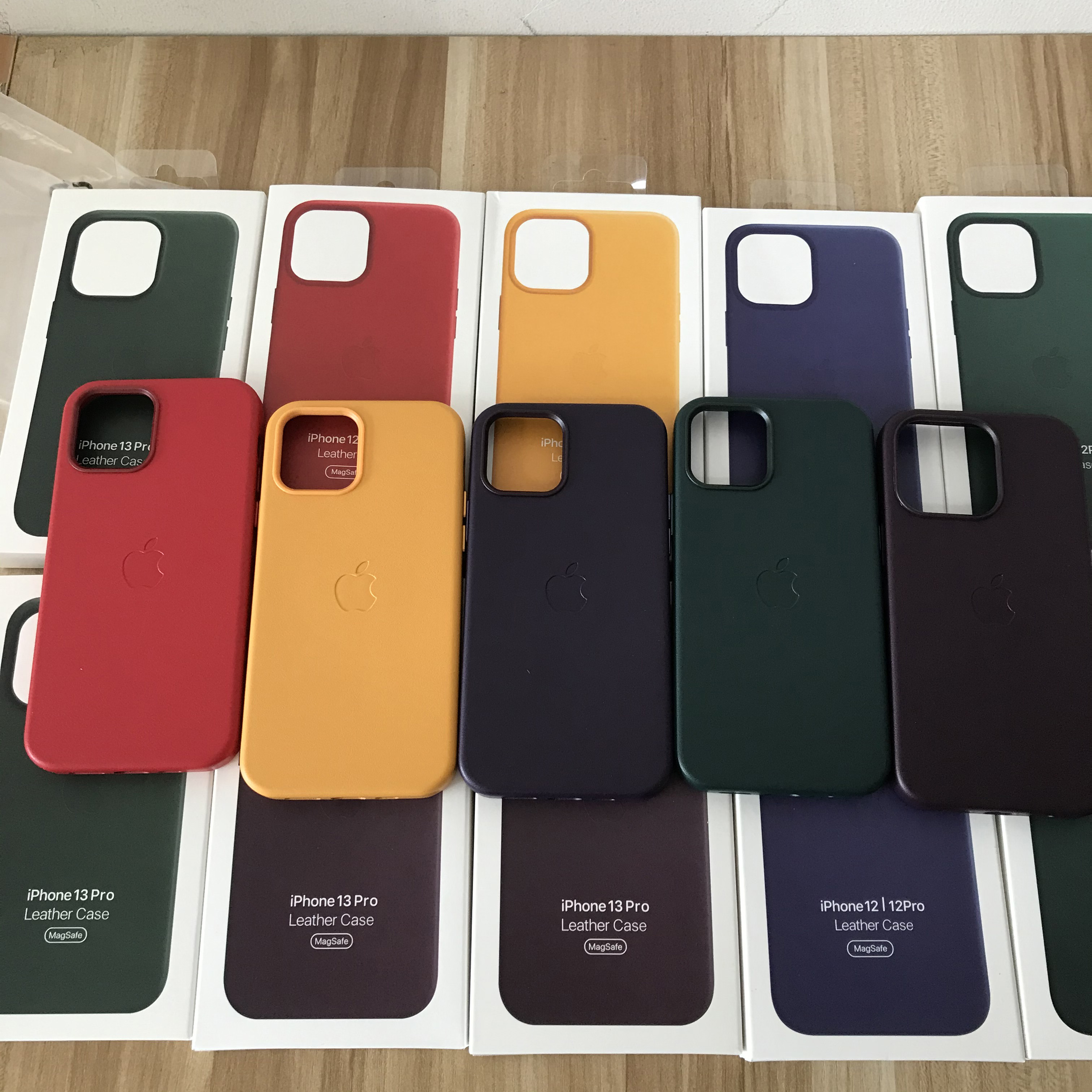 Apple Leather Magnetic Wireless Charging Case Cover For iPhone 12 mini 12 pro Max with animation, Baltic blue
Apple Leather Magnetic Wireless Charging Case Cover For iPhone 12 mini 12 pro Max with animation, Baltic blue