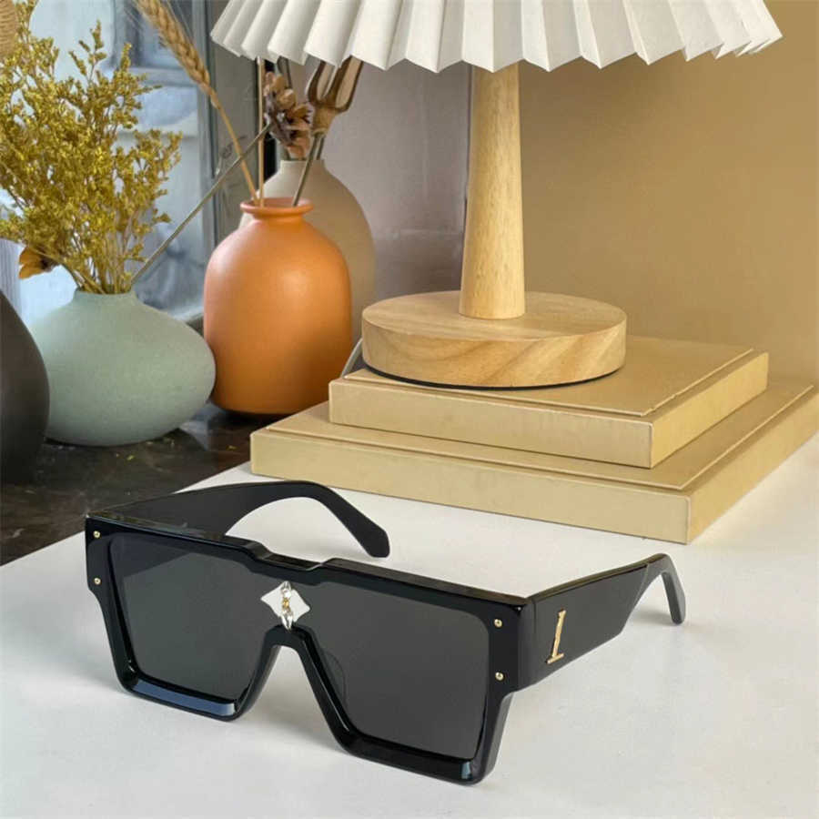 hot luxury designer sunglasses for men mens sunglasses for women woman Cyclone plate ultra-thick frame one-piece UV400 lens four-leaf
hot luxury designer sunglasses for men mens sunglasses for women woman Cyclone plate ultra-thick frame one-piece UV400 lens four-leaf